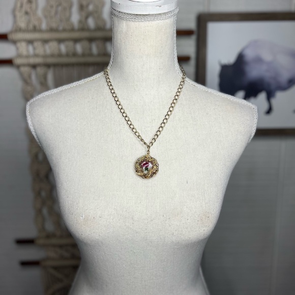 Up-cycled gold tone chunky chain necklace with vintage resin rose pendant - Picture 5 of 13